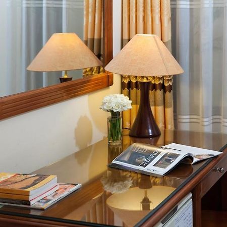 Lucky Central Hotel & Travel Ханой Экстерьер фото