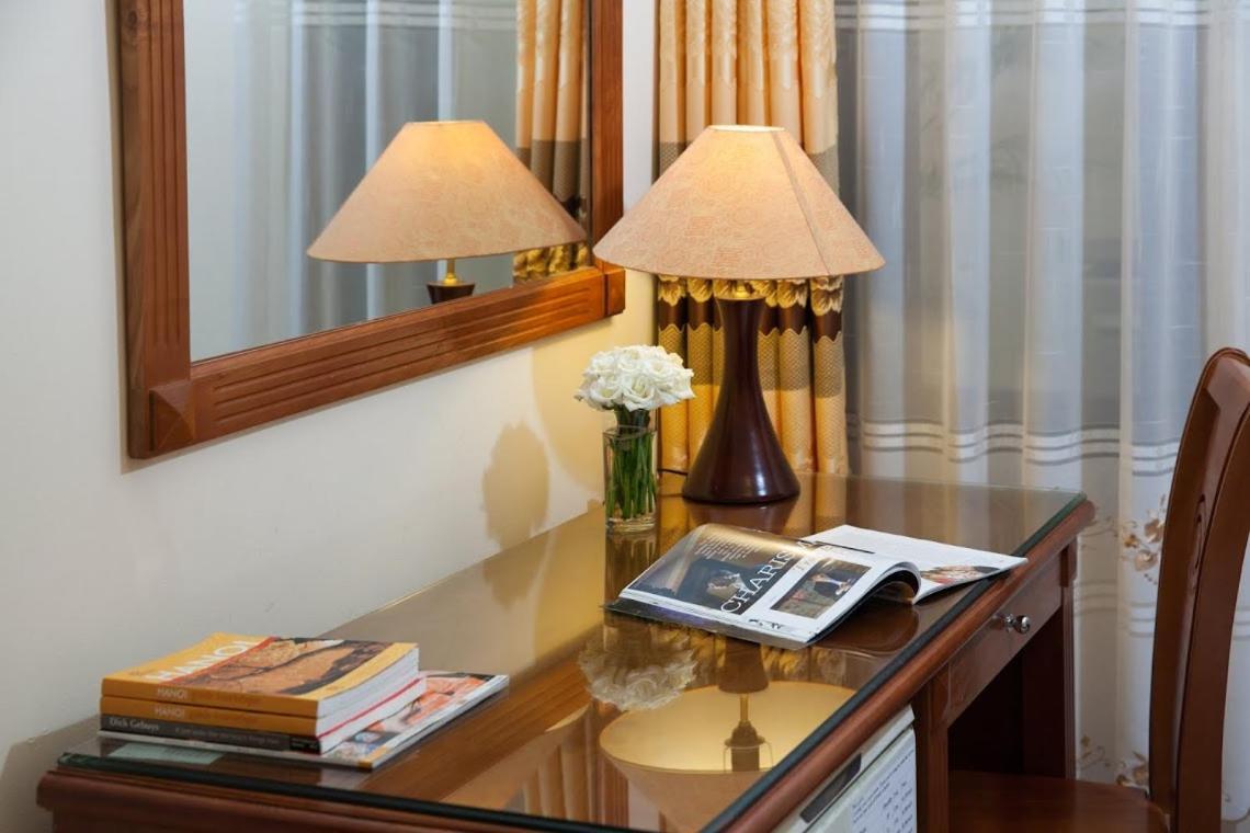 Lucky Central Hotel & Travel Ханой Экстерьер фото